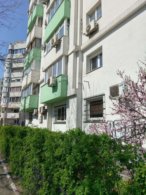Stone Gate Apartment #1 Bucharest Exterior photo